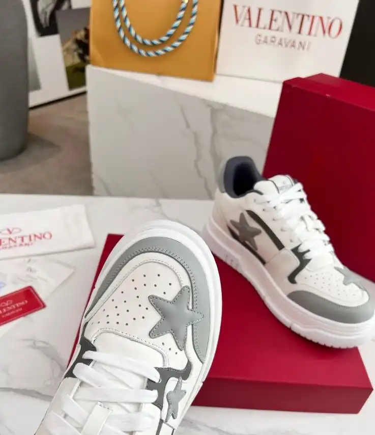 hype Valentino Sneakers