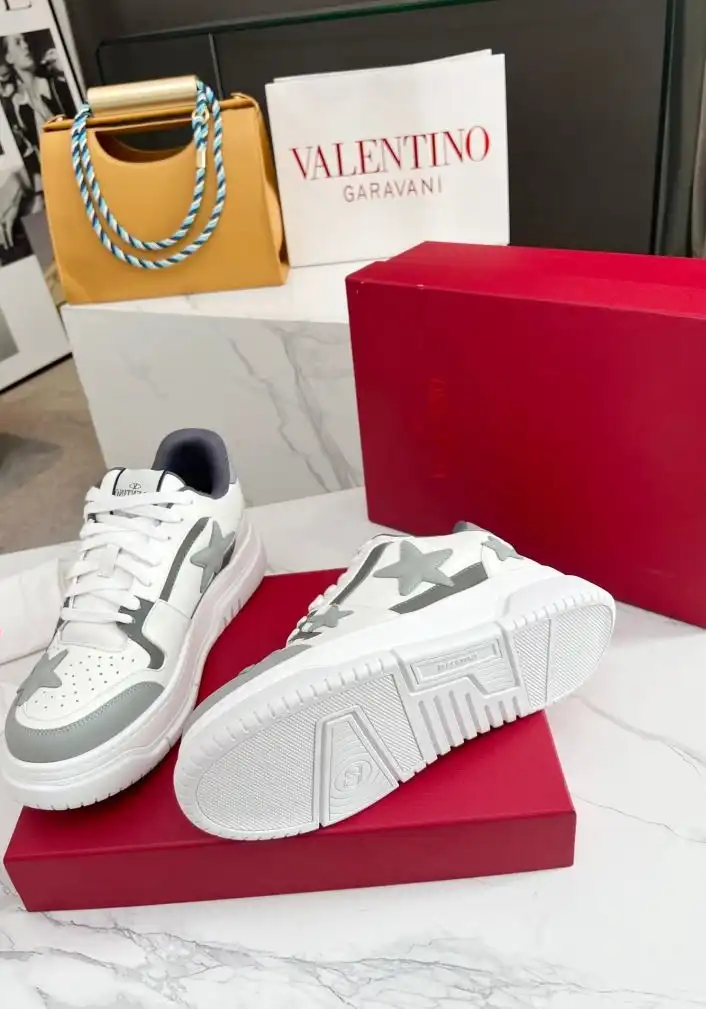 hype Valentino Sneakers