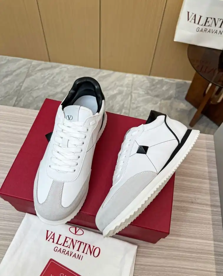 hype Valentino Sneakers