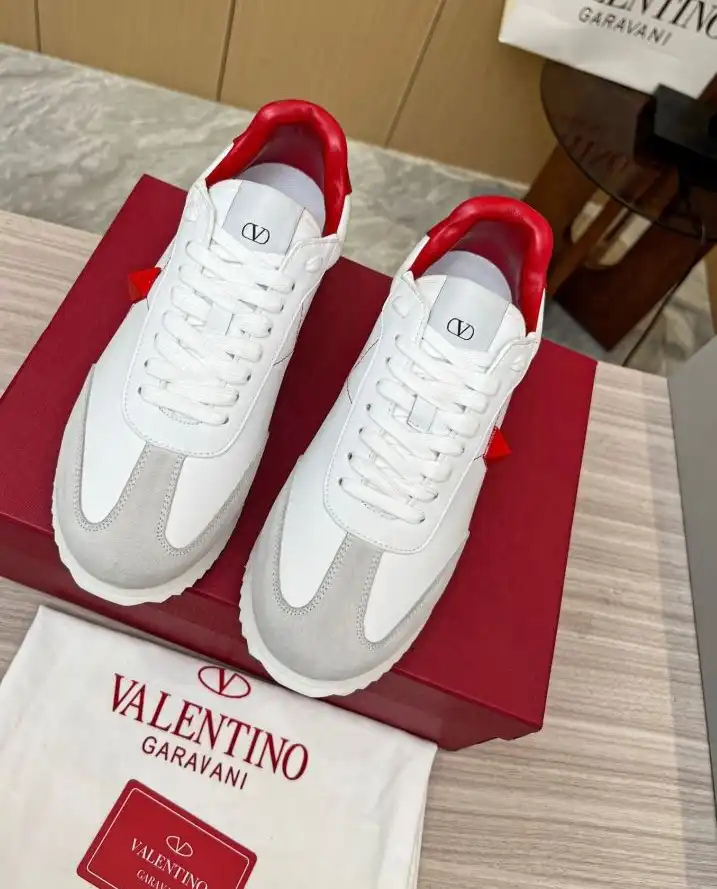 hype Valentino Sneakers