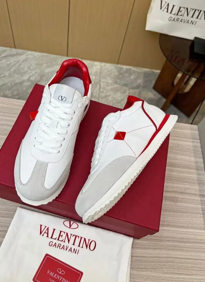 hype Valentino Sneakers