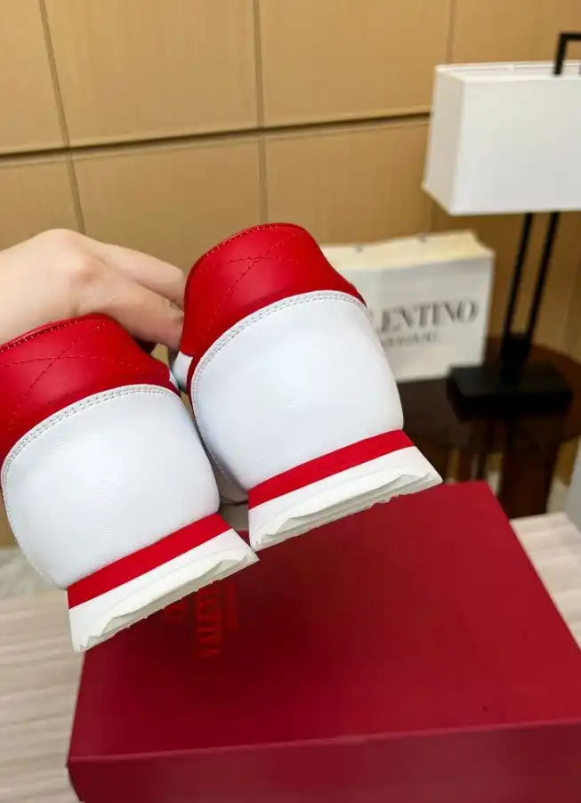 hype Valentino Sneakers