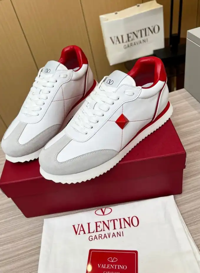 hype Valentino Sneakers