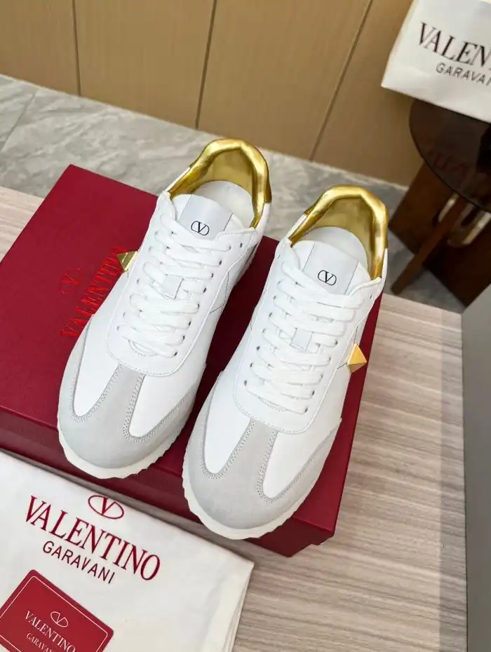 hype Valentino Sneakers