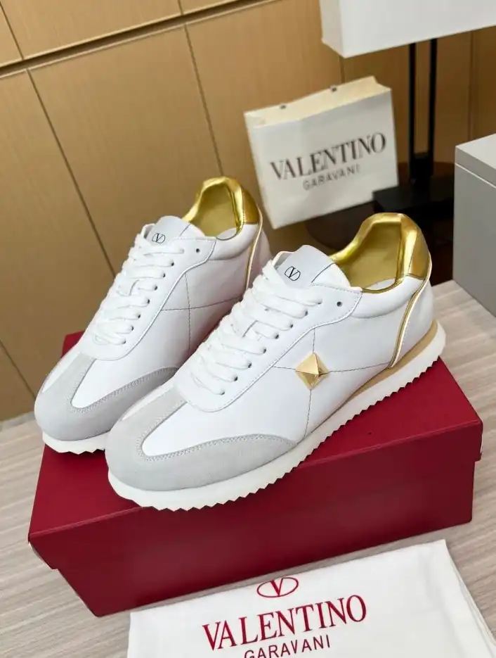 hype Valentino Sneakers