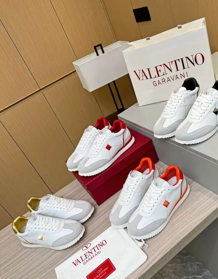 hype Valentino Sneakers