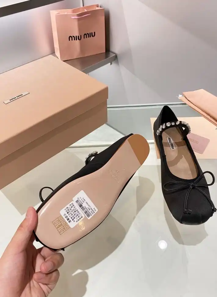 hype Miu Miu flat shoes