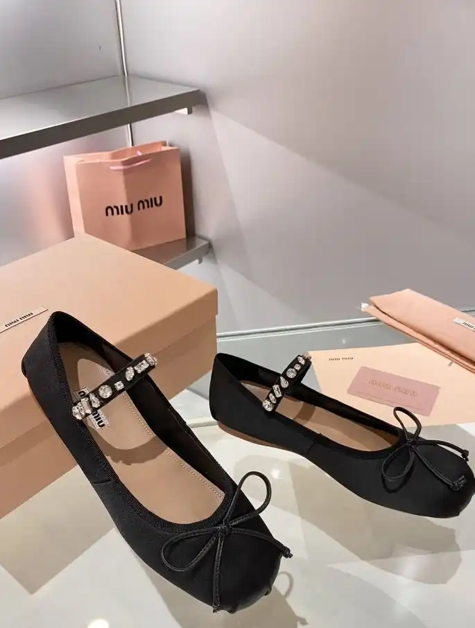 hype Miu Miu flat shoes