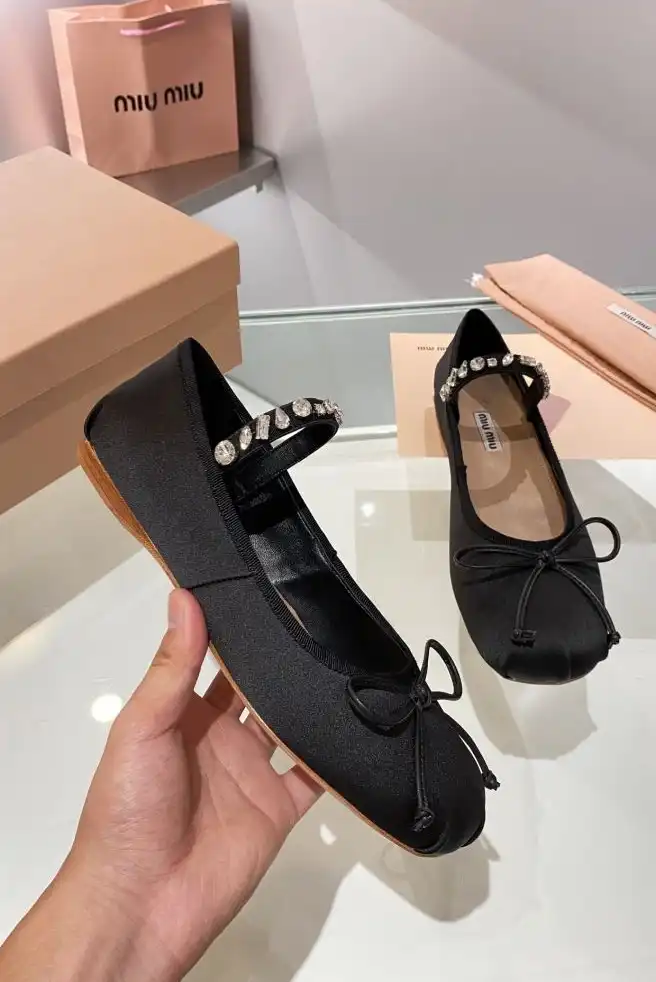 hype Miu Miu flat shoes