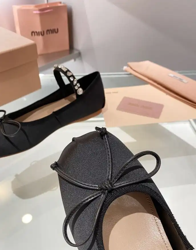 hype Miu Miu flat shoes