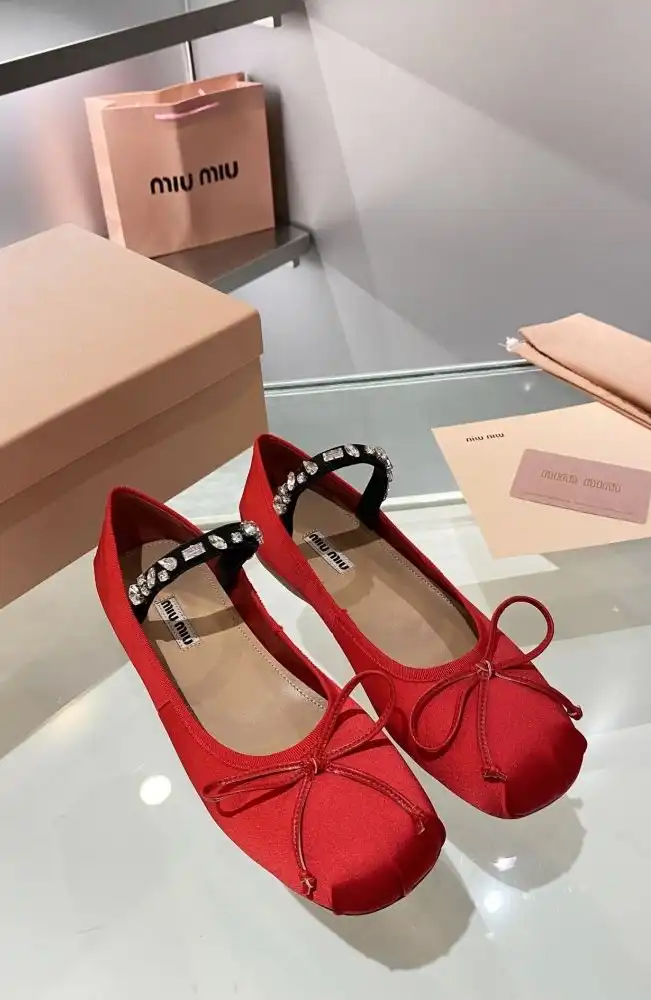 hype Miu Miu flat shoes