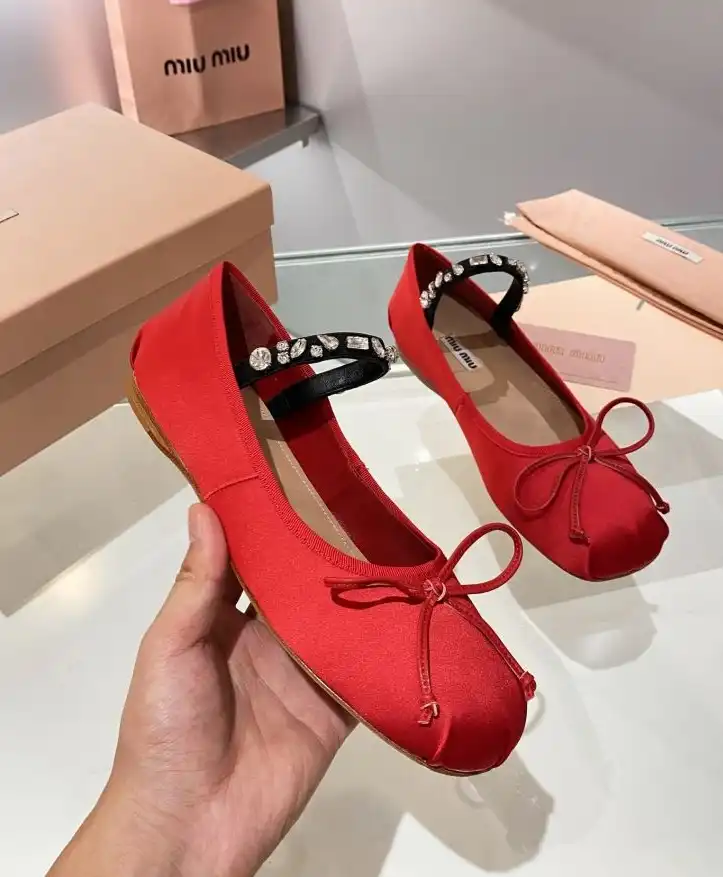 hype Miu Miu flat shoes