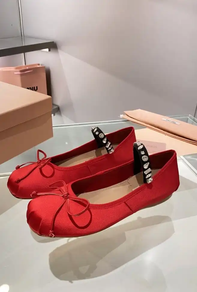 hype Miu Miu flat shoes