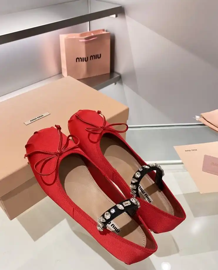 hype Miu Miu flat shoes