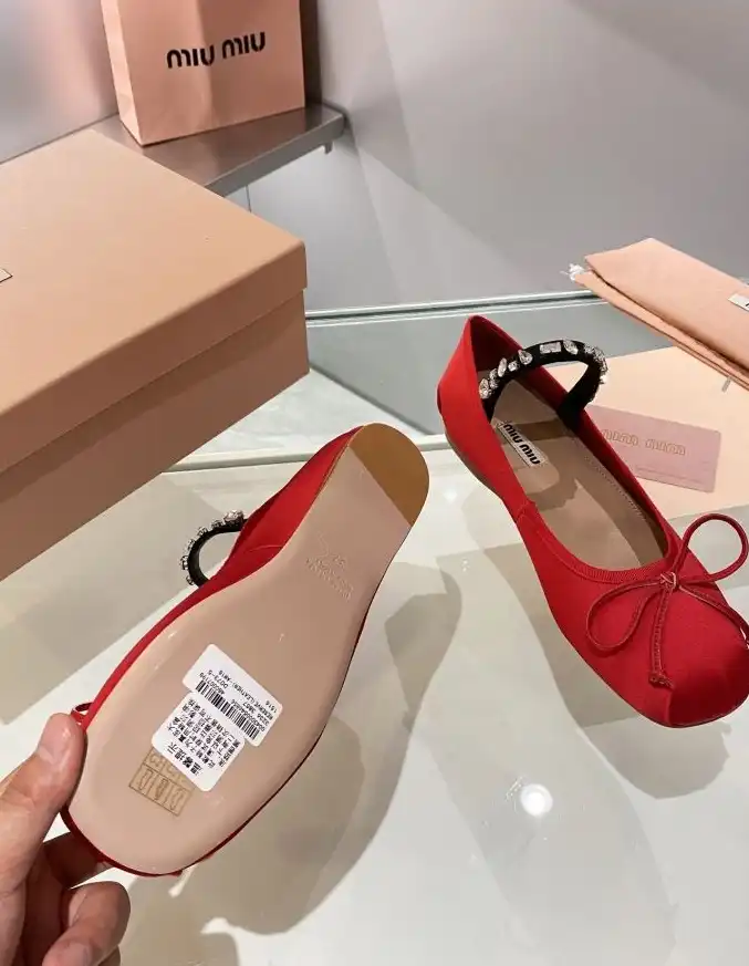 hype Miu Miu flat shoes