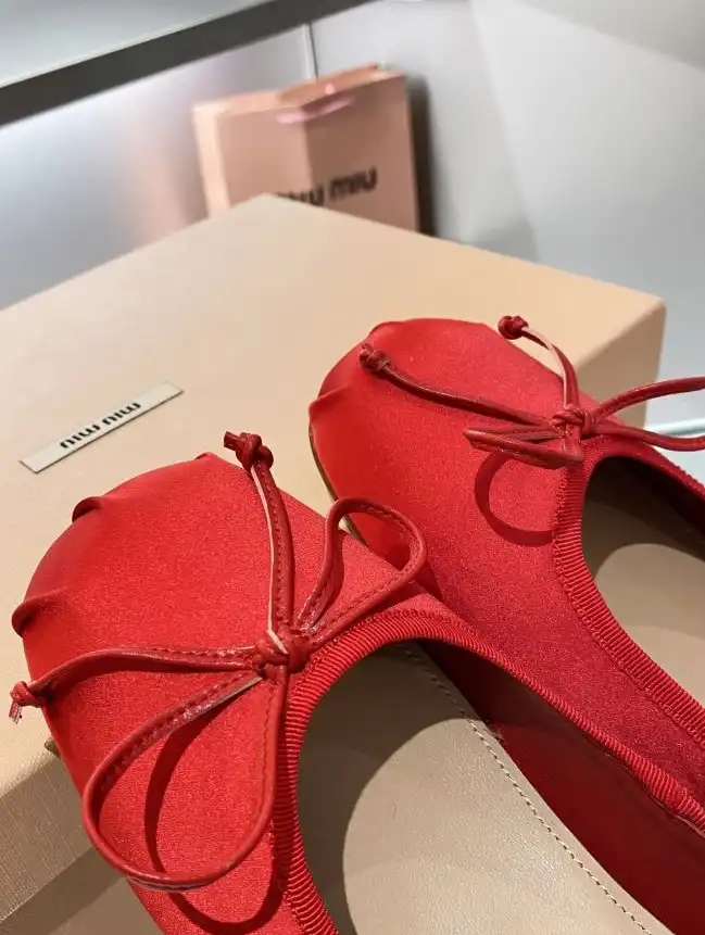 hype Miu Miu flat shoes