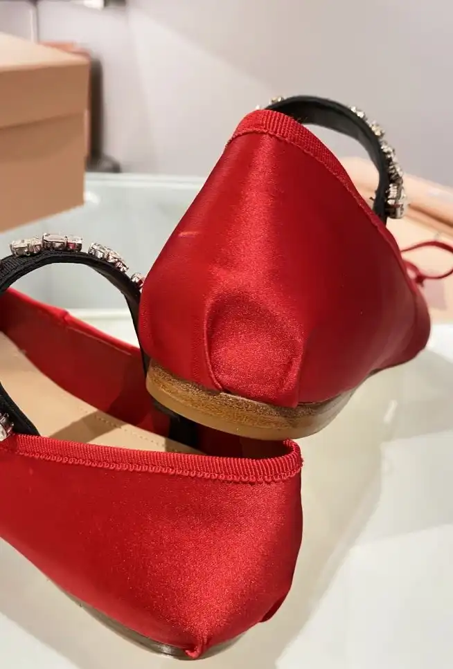 hype Miu Miu flat shoes