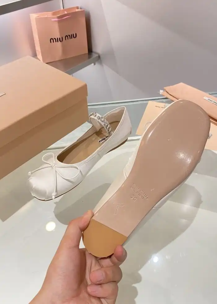 hype Miu Miu flat shoes