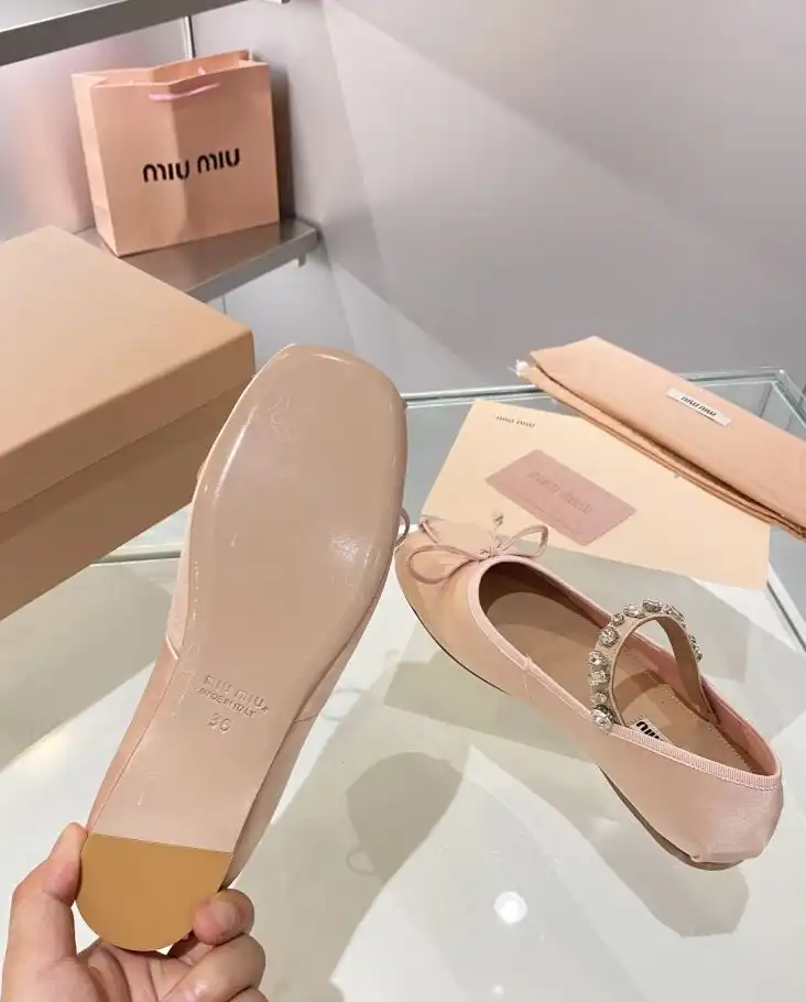 hype Miu Miu flat shoes