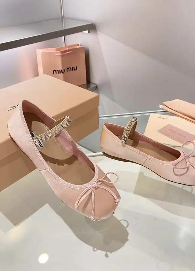 hype Miu Miu flat shoes