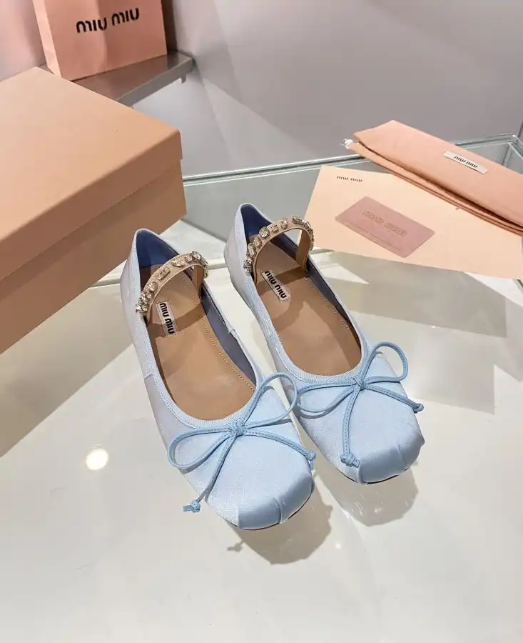 hype Miu Miu flat shoes