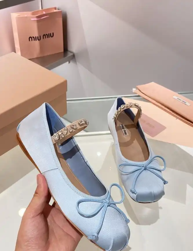 hype Miu Miu flat shoes