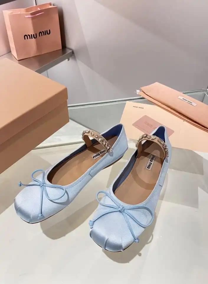 hype Miu Miu flat shoes