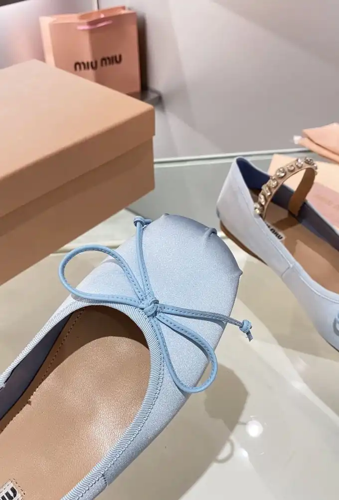 hype Miu Miu flat shoes