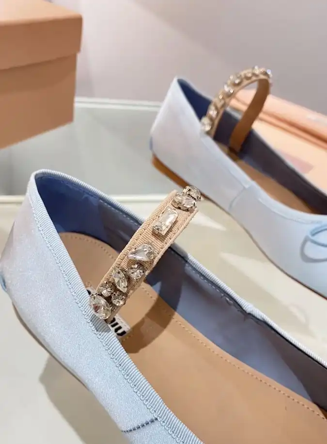 hype Miu Miu flat shoes