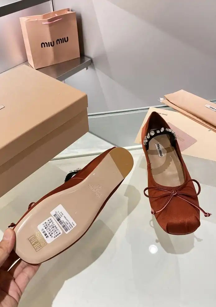 hype Miu Miu flat shoes