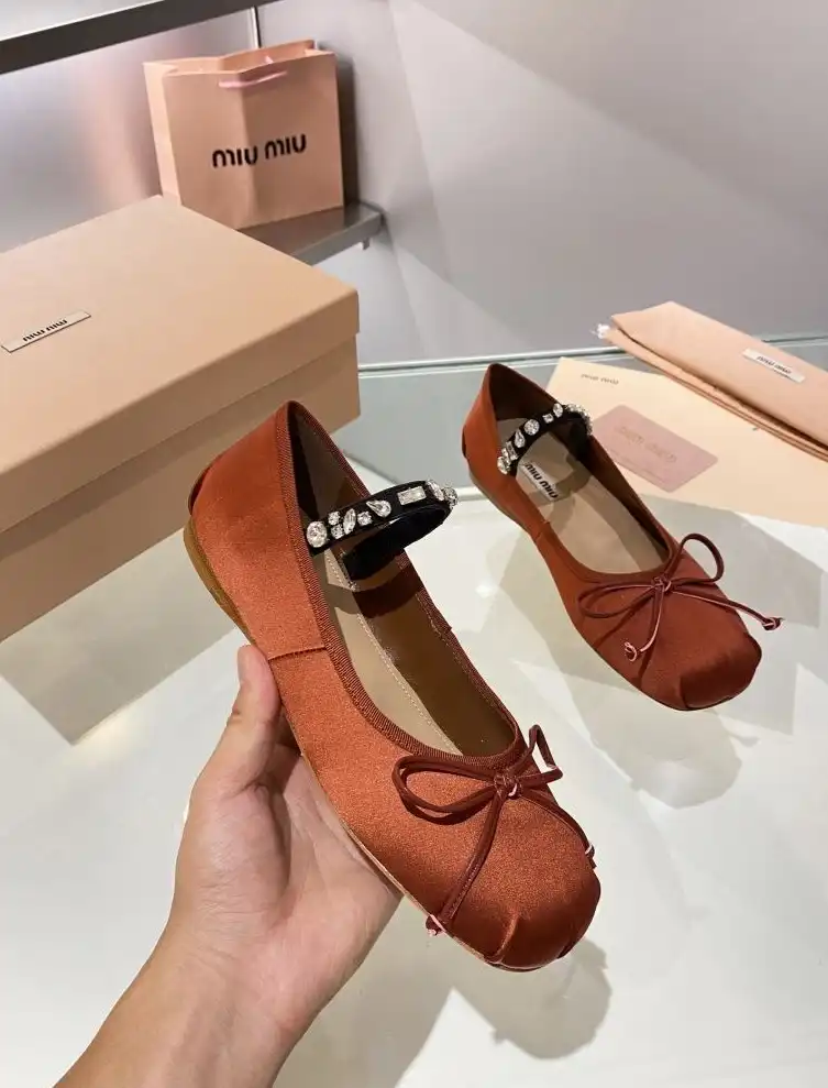 hype Miu Miu flat shoes