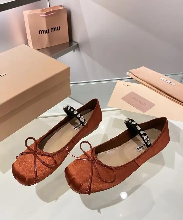 hype Miu Miu flat shoes