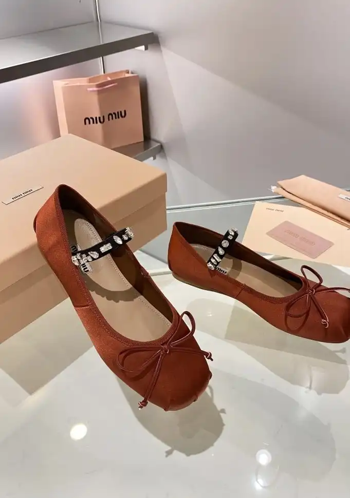 hype Miu Miu flat shoes