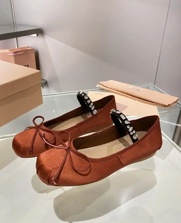 hype Miu Miu flat shoes