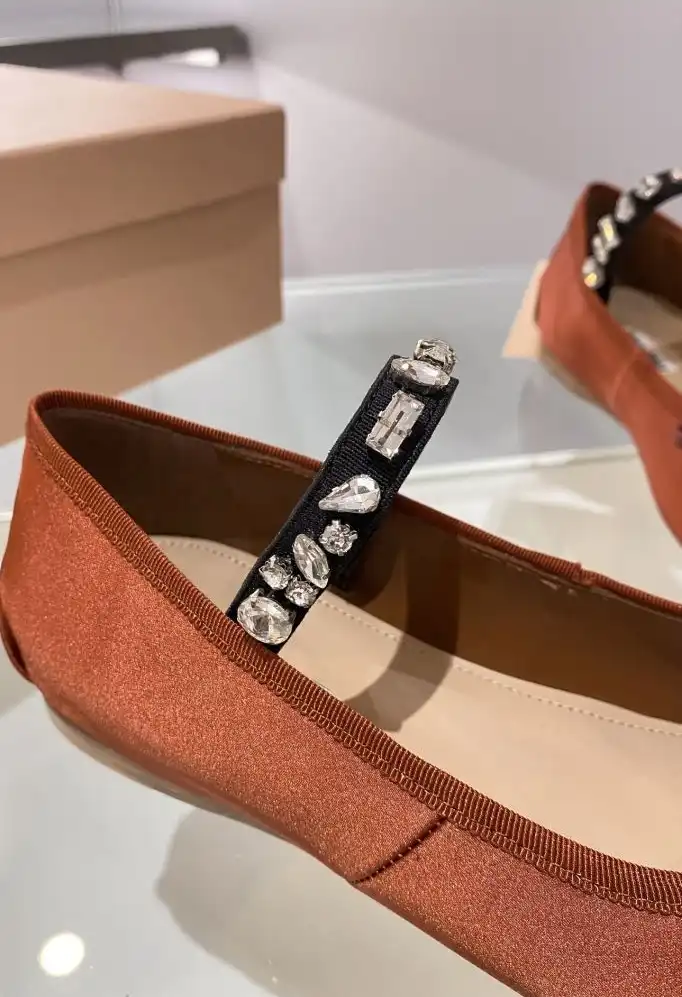 hype Miu Miu flat shoes