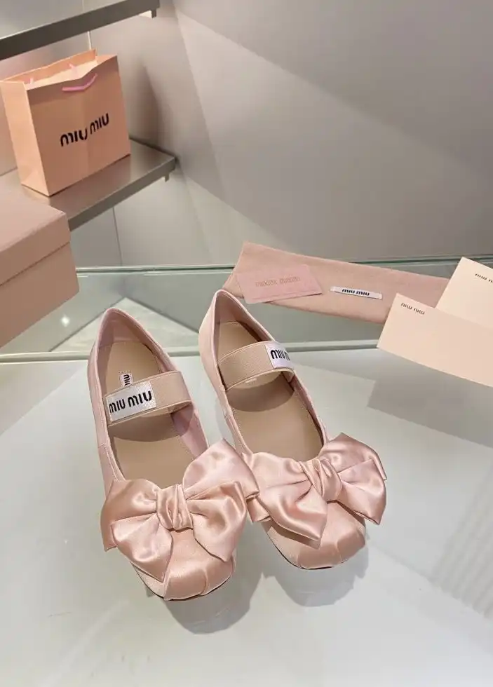 hype Miu Miu flat shoes