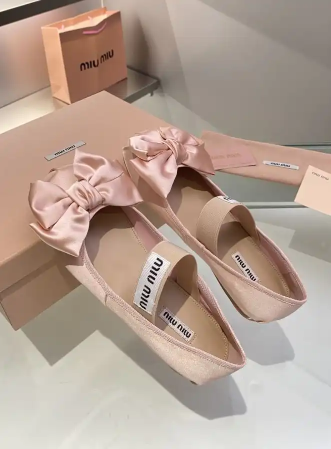 hype Miu Miu flat shoes