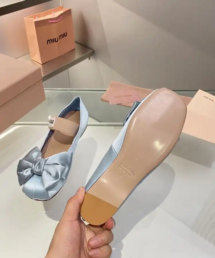 hype Miu Miu flat shoes