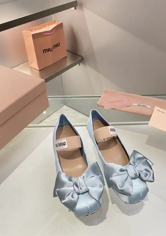 hype Miu Miu flat shoes