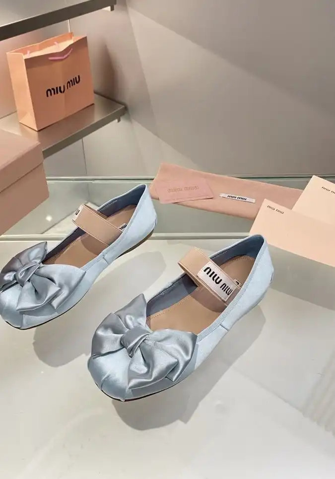 hype Miu Miu flat shoes