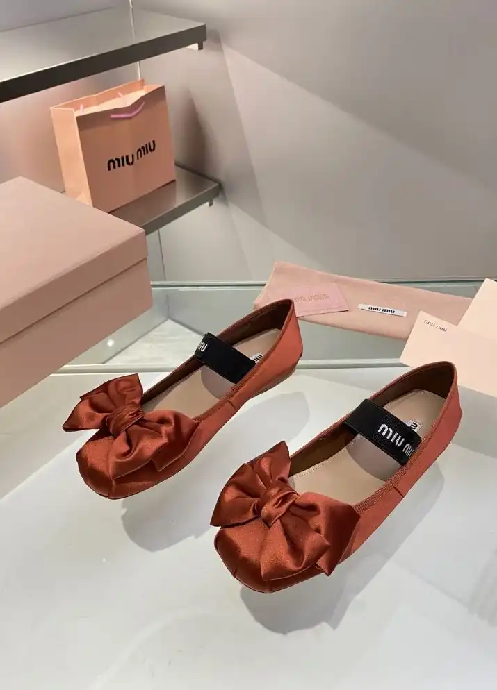 hype Miu Miu flat shoes