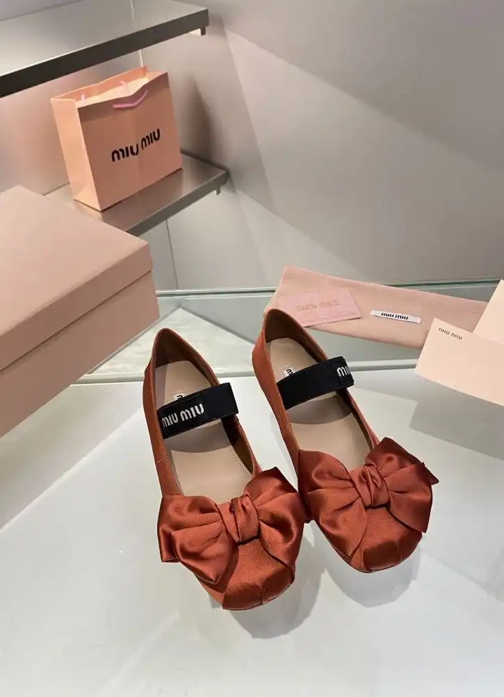 hype Miu Miu flat shoes