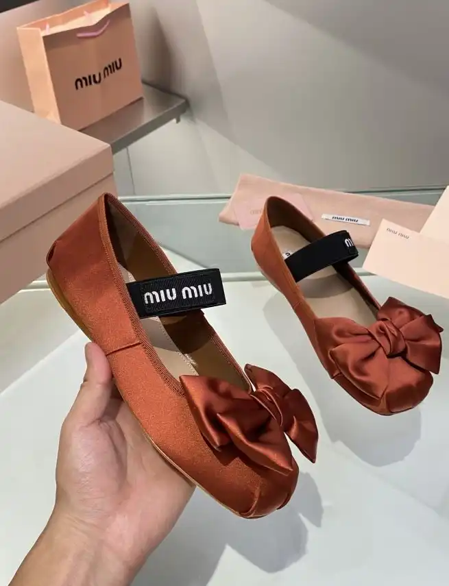 hype Miu Miu flat shoes