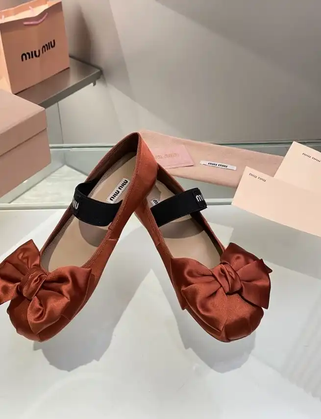 hype Miu Miu flat shoes