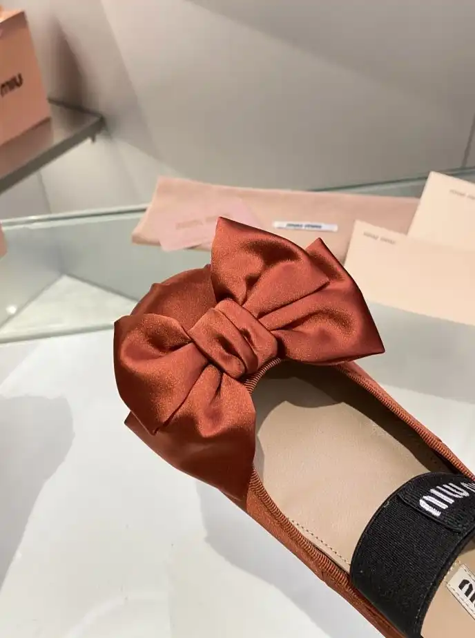 hype Miu Miu flat shoes