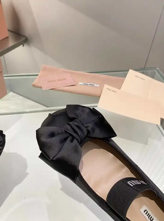 hype Miu Miu flat shoes