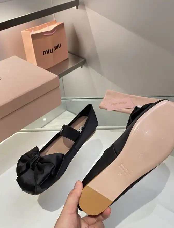 hype Miu Miu flat shoes