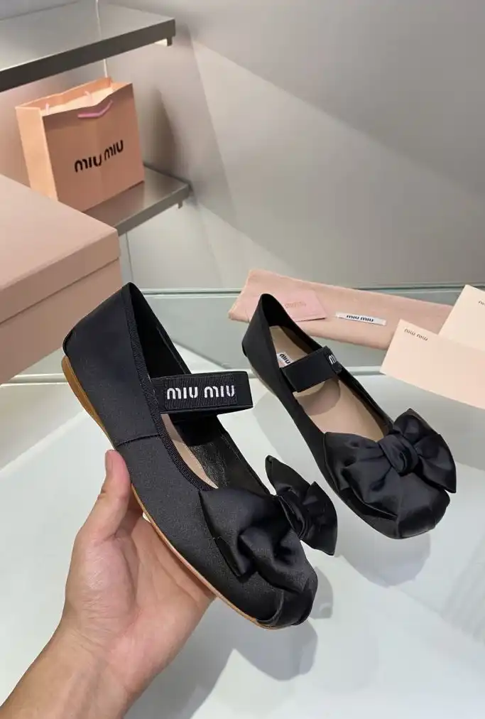 hype Miu Miu flat shoes