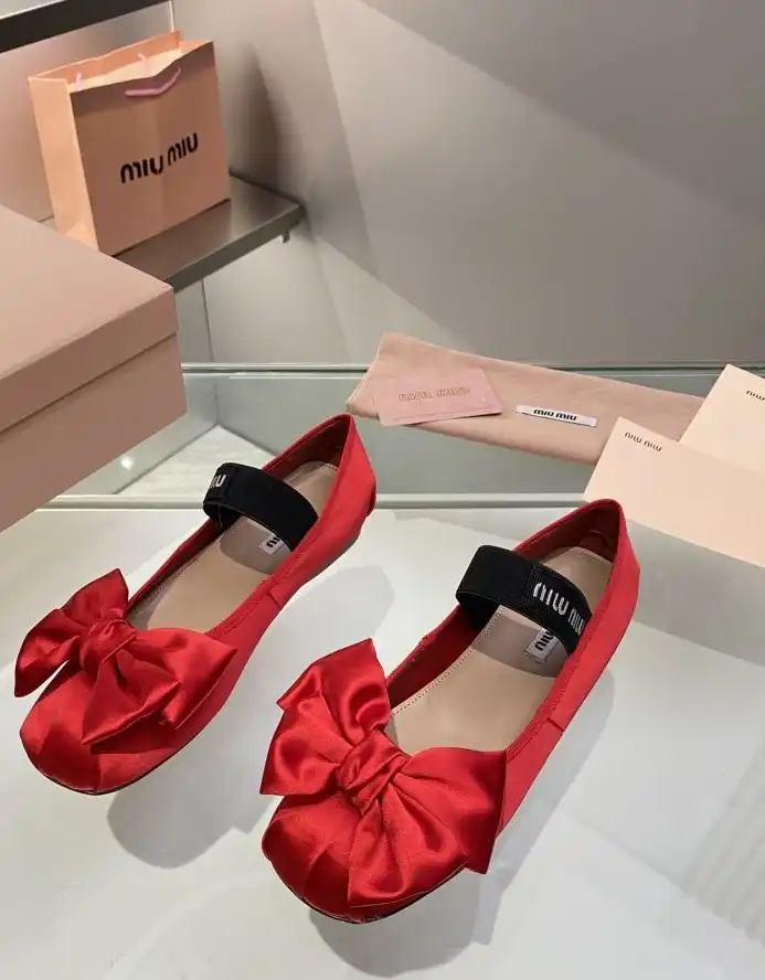 hype Miu Miu flat shoes