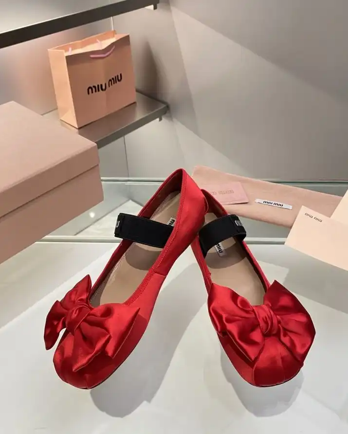 hype Miu Miu flat shoes